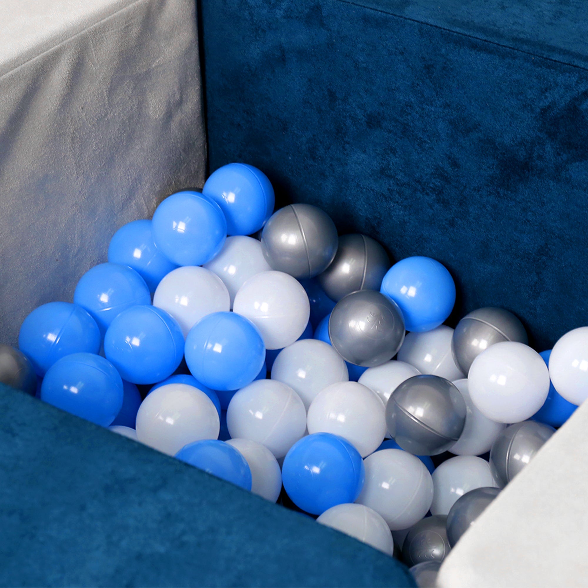 Pit Balls 200 pcs (Light blue, Grey, White)